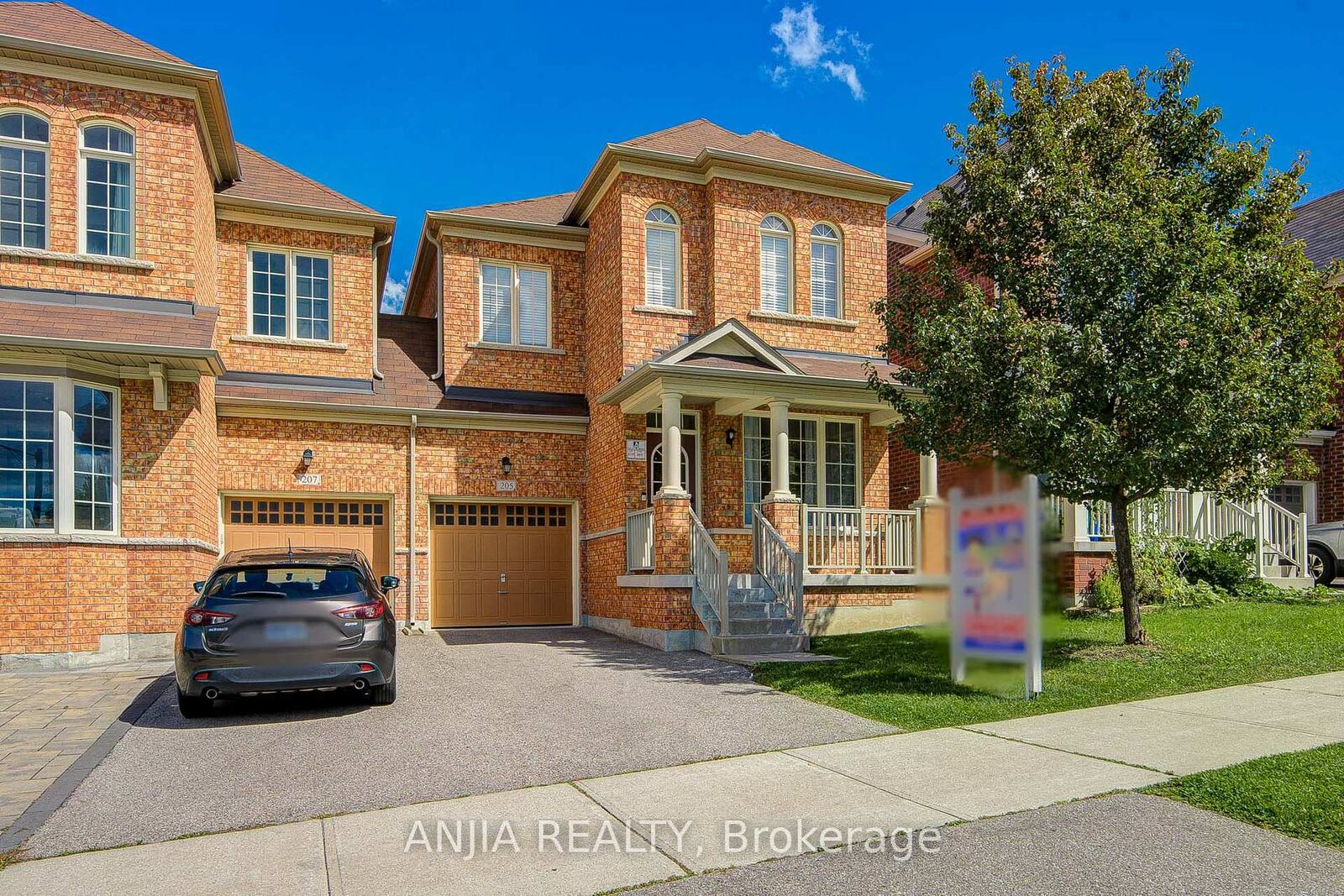 Property Photo: 205 Harbord Street ON L6C 0X3