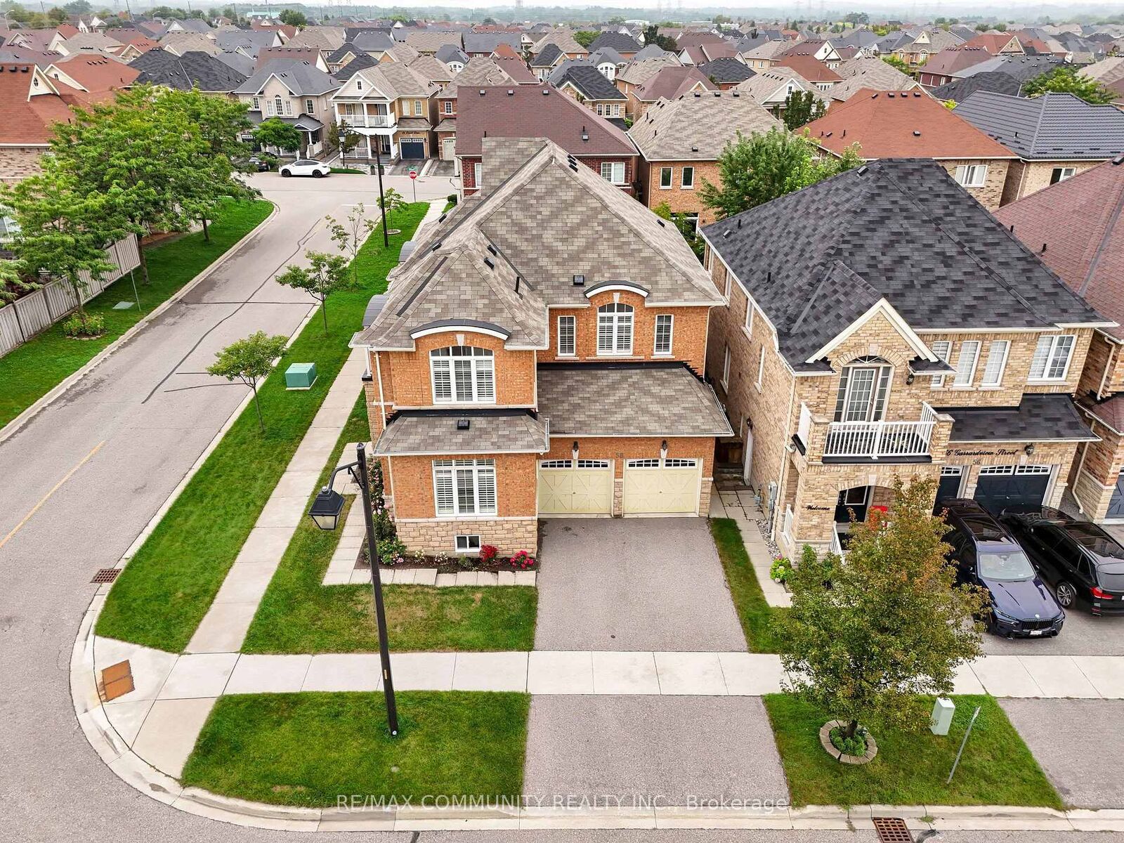 Property Photo:  58 Garrardview Street  ON L1Z 0L5 