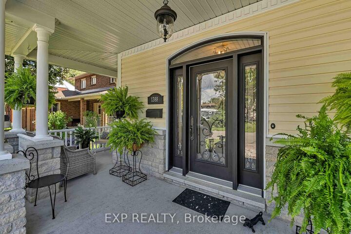 Property Photo:  1388 Emerald Gate Avenue  ON K1T 1C7 