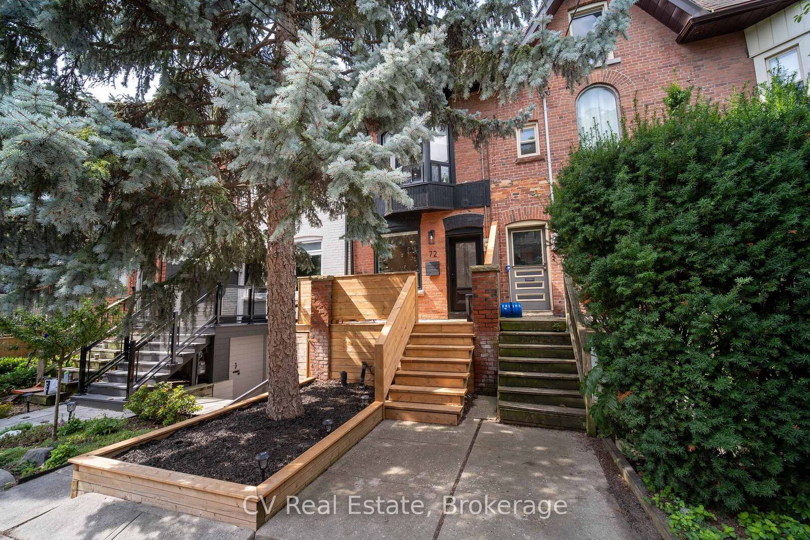Property Photo:  72 Hamilton Street  ON M4M 2C8 