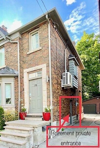 Property Photo:  