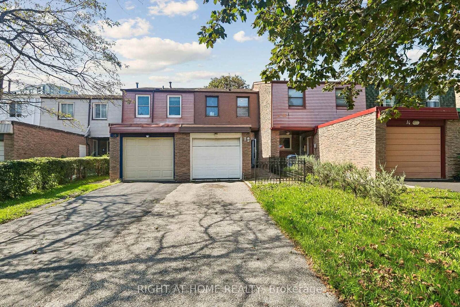 Property Photo:  12 L'Amoreaux Drive  ON M1W 2L9 
