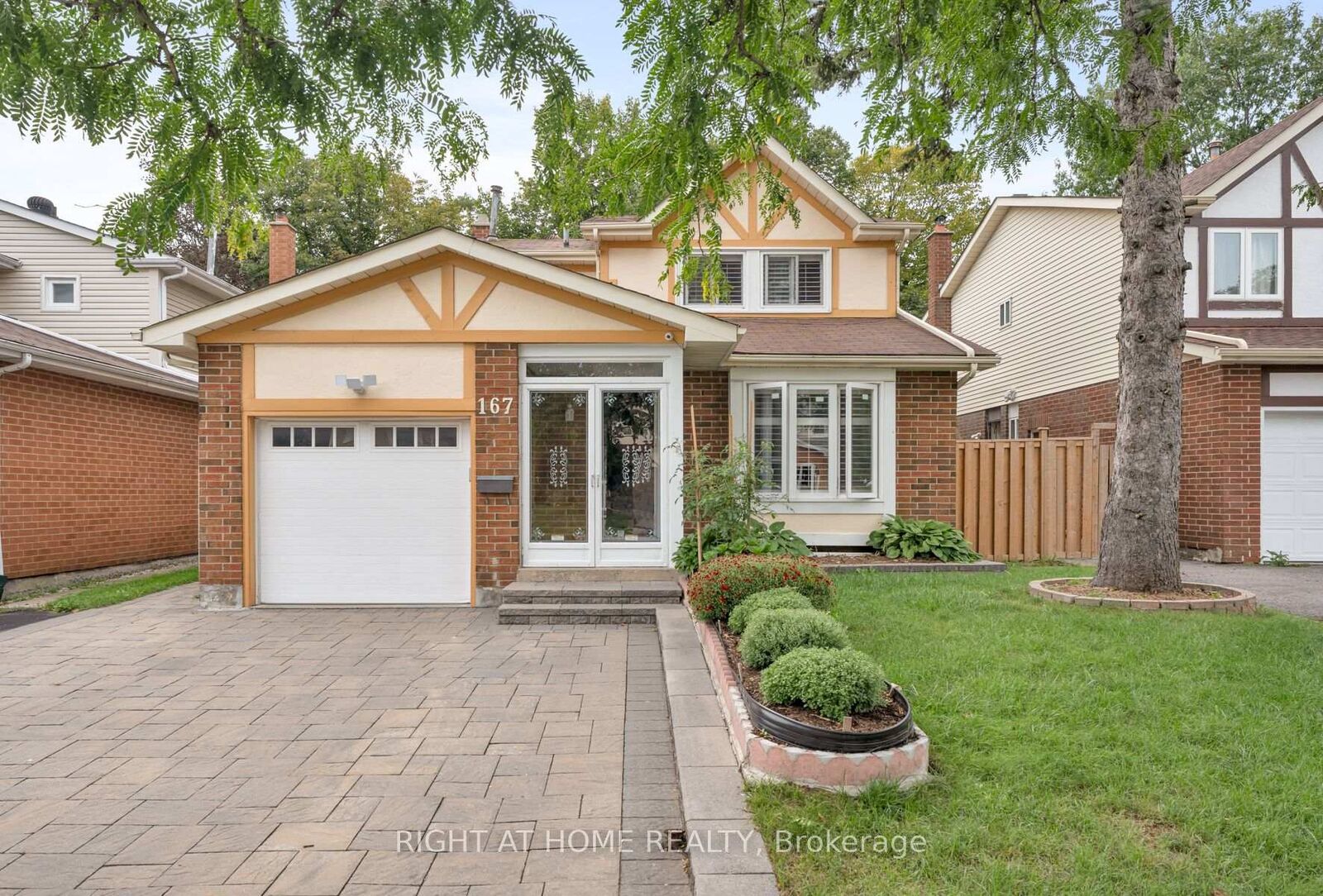 Property Photo:  167 Goldhawk Trail  ON M1V 1X1 