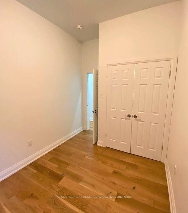 Property Photo:  179 Markham Drive 1  ON M6J 2G7 