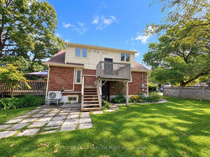Property Photo:  20 Bayview Drive Upper  ON L4N 3N5 