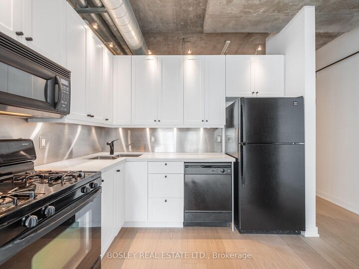 Property Photo:  32 Stewart Street 203  ON M5V 3T2 
