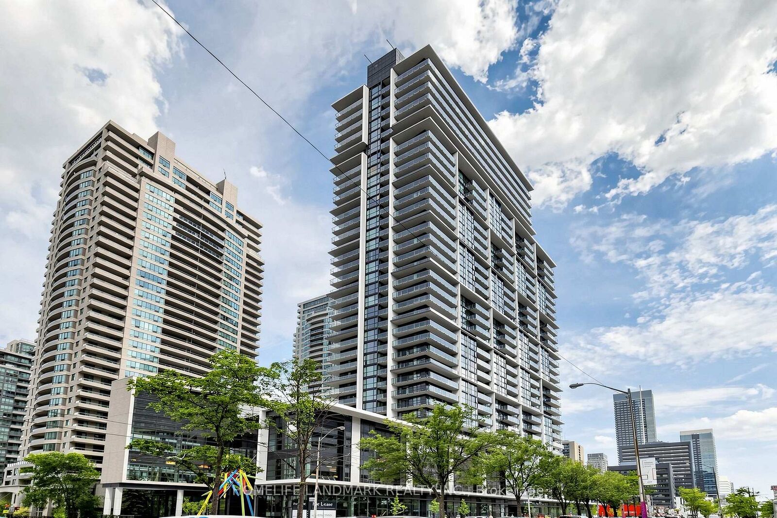 Property Photo:  4955 Yonge Street 1110  ON M2N 5N6 