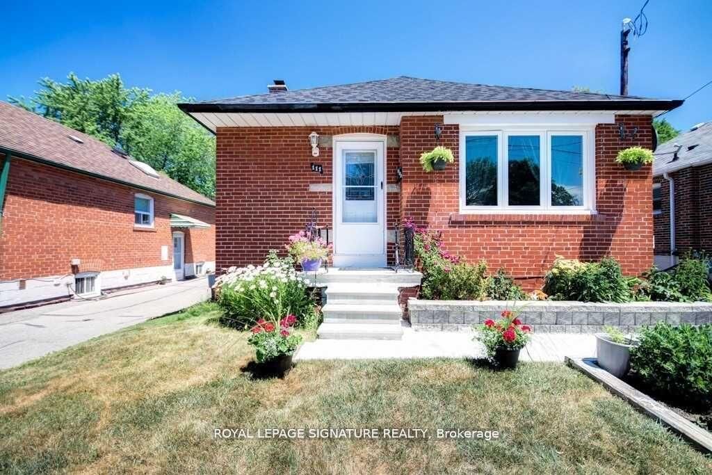 Property Photo:  111 Ellington Drive Basement  ON M1R 3Y2 