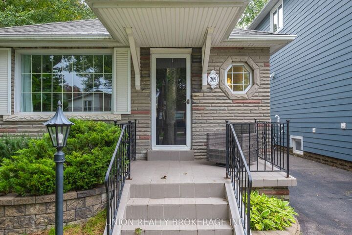 Property Photo:  269 Warden Avenue  ON M1N 2Z9 