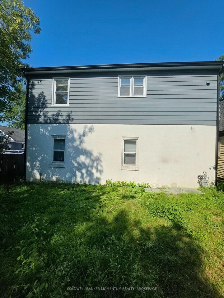 Property Photo:  10 Dunlop Street  ON L2A 4H8 