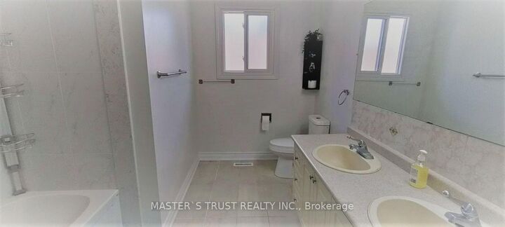 Property Photo:  95 Orsett Street Rm 2  ON L6H 2P1 