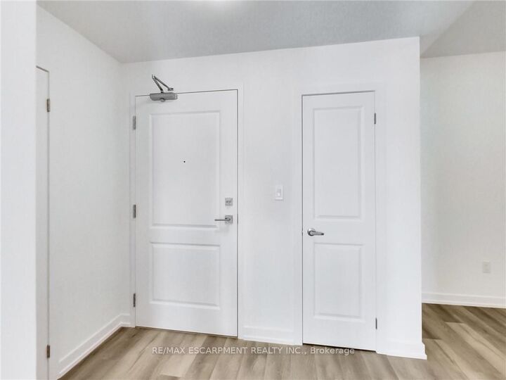 Property Photo:  470 Dundas Street E 1008  ON L8B 2A6 