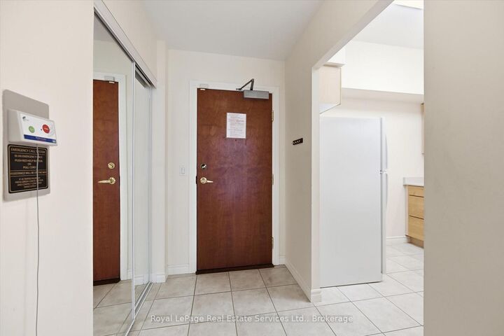 Property Photo:  100 Burloak Drive 1510  ON L7L 6P6 