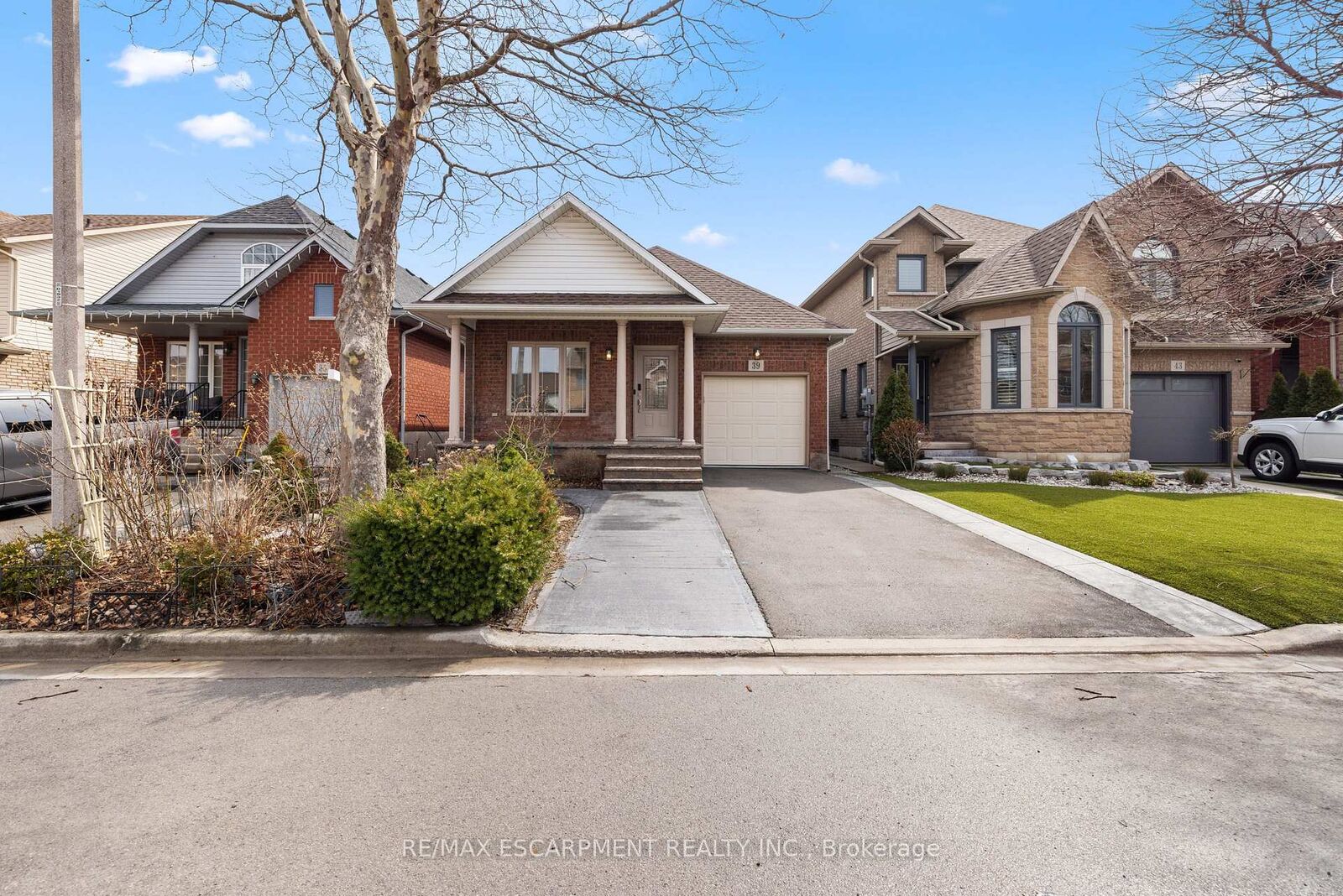 Property Photo:  39 McKibbon Avenue  ON L0R 1P0 