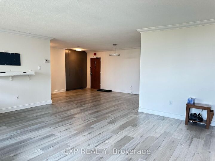 Property Photo:  50 Mississauga Valley 1413  ON L5A 3S2 