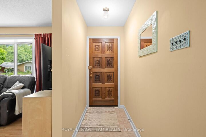 Property Photo:  1130 Parkway Drive  ON K2C 2W2 