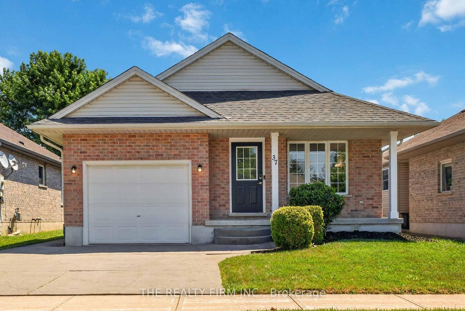 Property Photo:  37 Lake Margaret Trail  ON N5R 6K7 