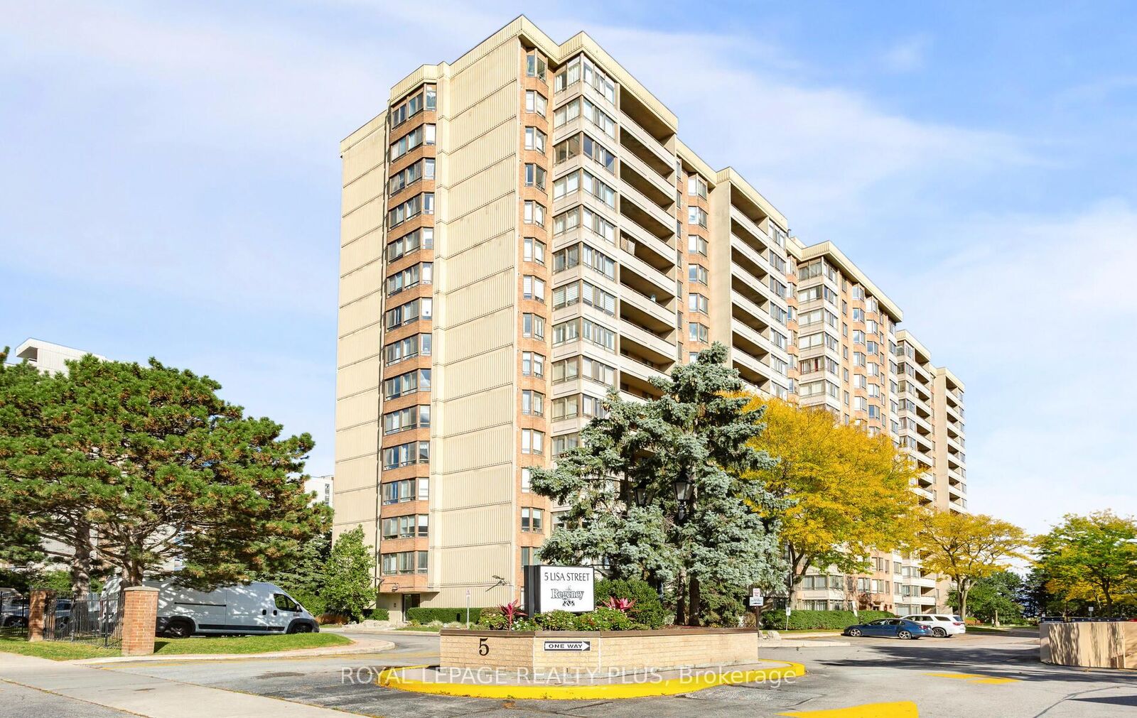 Property Photo:  5 Lisa Street 803  ON L6T 4T4 