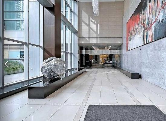 Property Photo:  386 Yonge Street 5414  ON M5B 0A5 