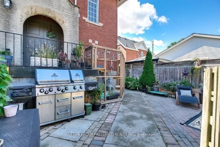 Property Photo:  73 Fifth Avenue  ON N5R 4C9 