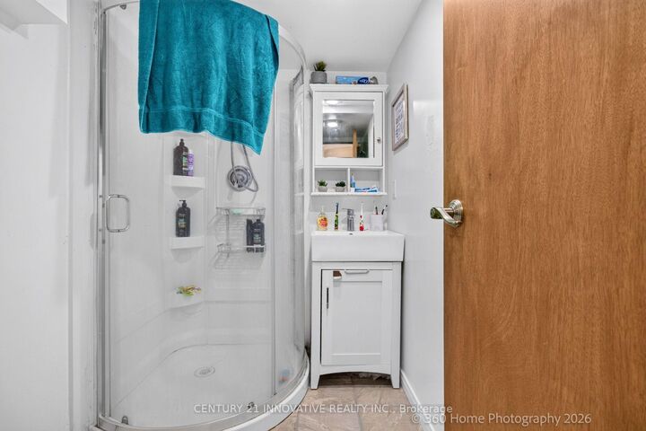 Property Photo:  888 Southgate Drive  ON L1H 7Z9 