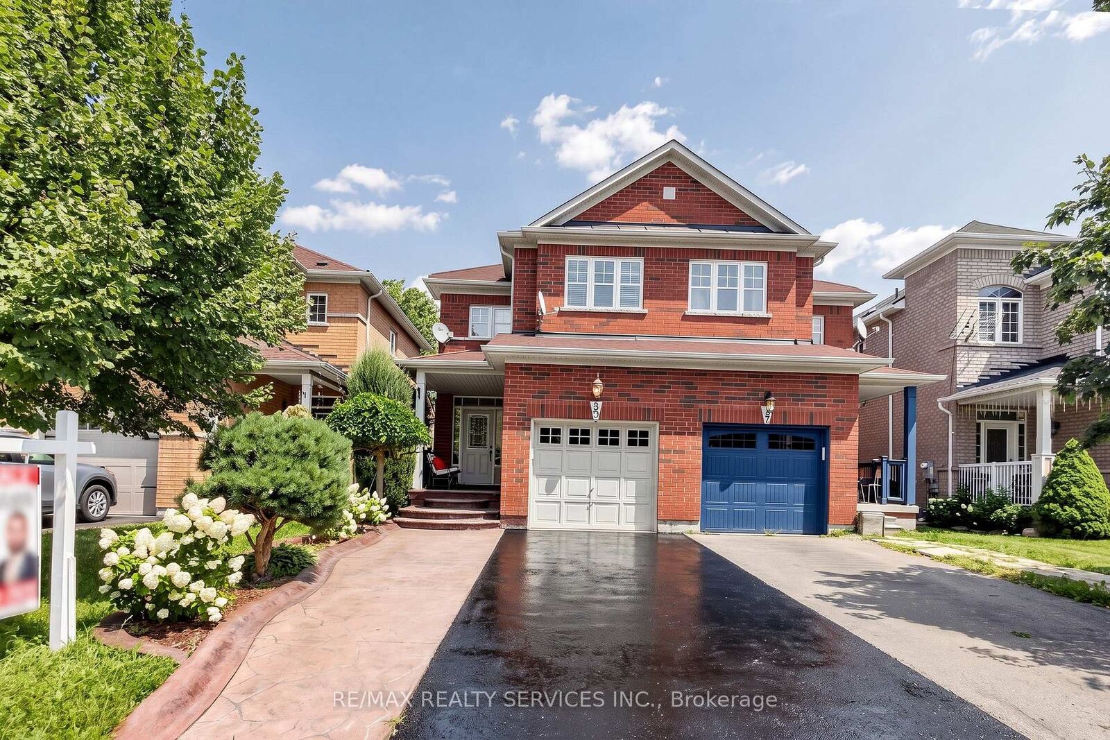 Property Photo: 50 Rocky Point Crescent ON L6V 4R7