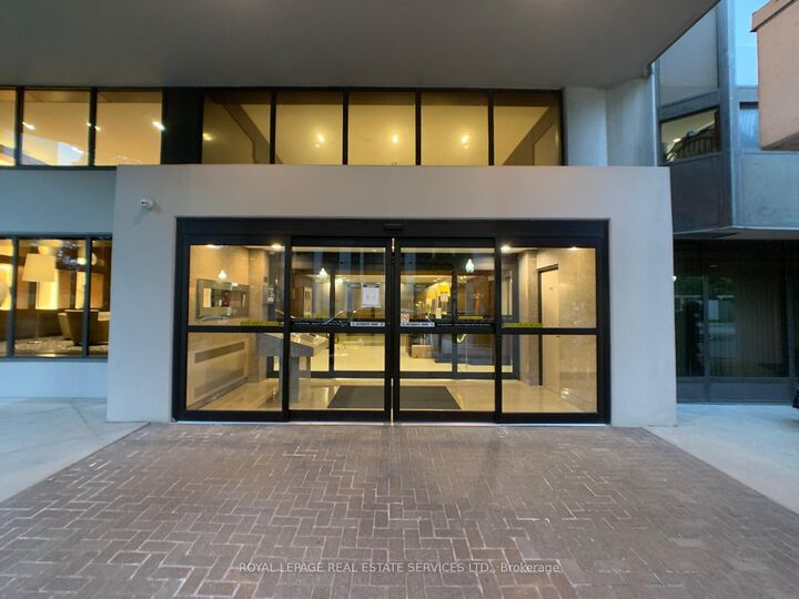 Property Photo:  10 Kenneth Avenue 301  ON M2N 6K6 