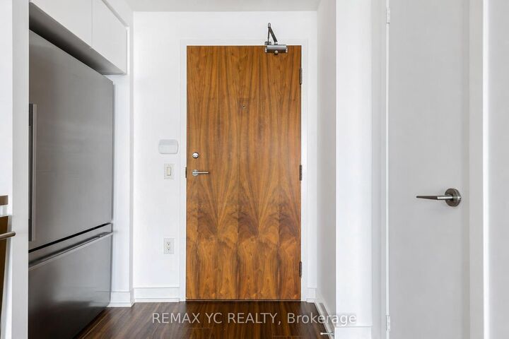 Property Photo:  75 Queens Wharf Road 4611  ON M5V 0J8 