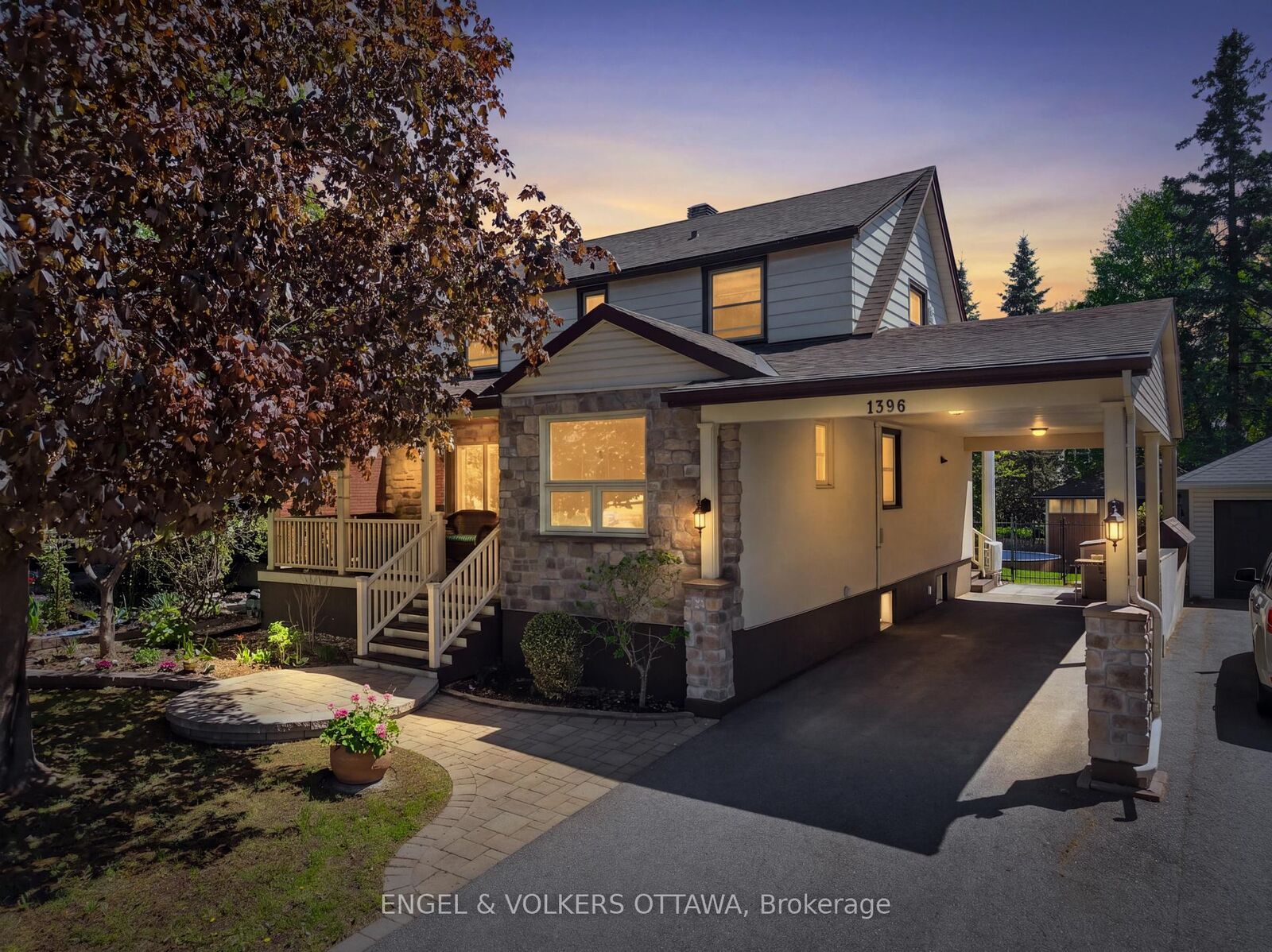 Property Photo:  1396 Micmac Street  ON K1H 7N5 