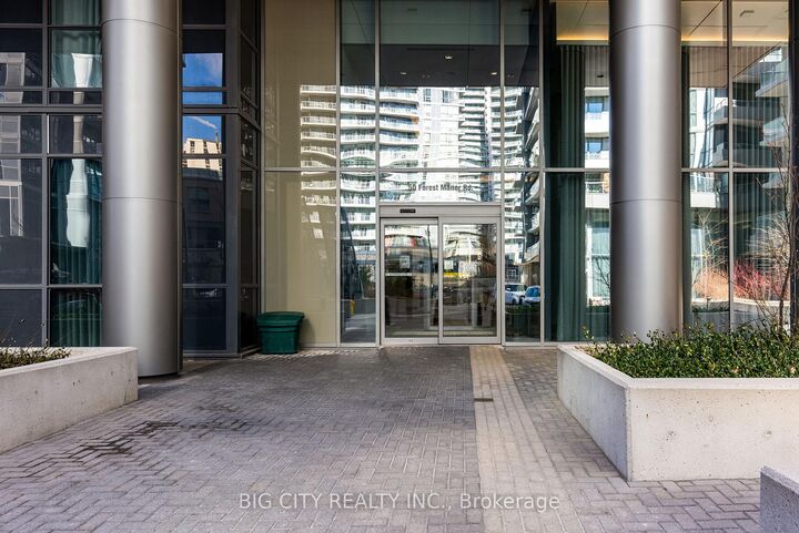 Property Photo:  50 Forest Manor Road 1004  ON M2J 0E3 