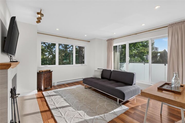 Property Photo:  1619 Morrison St #303  BC V8R 6R8 