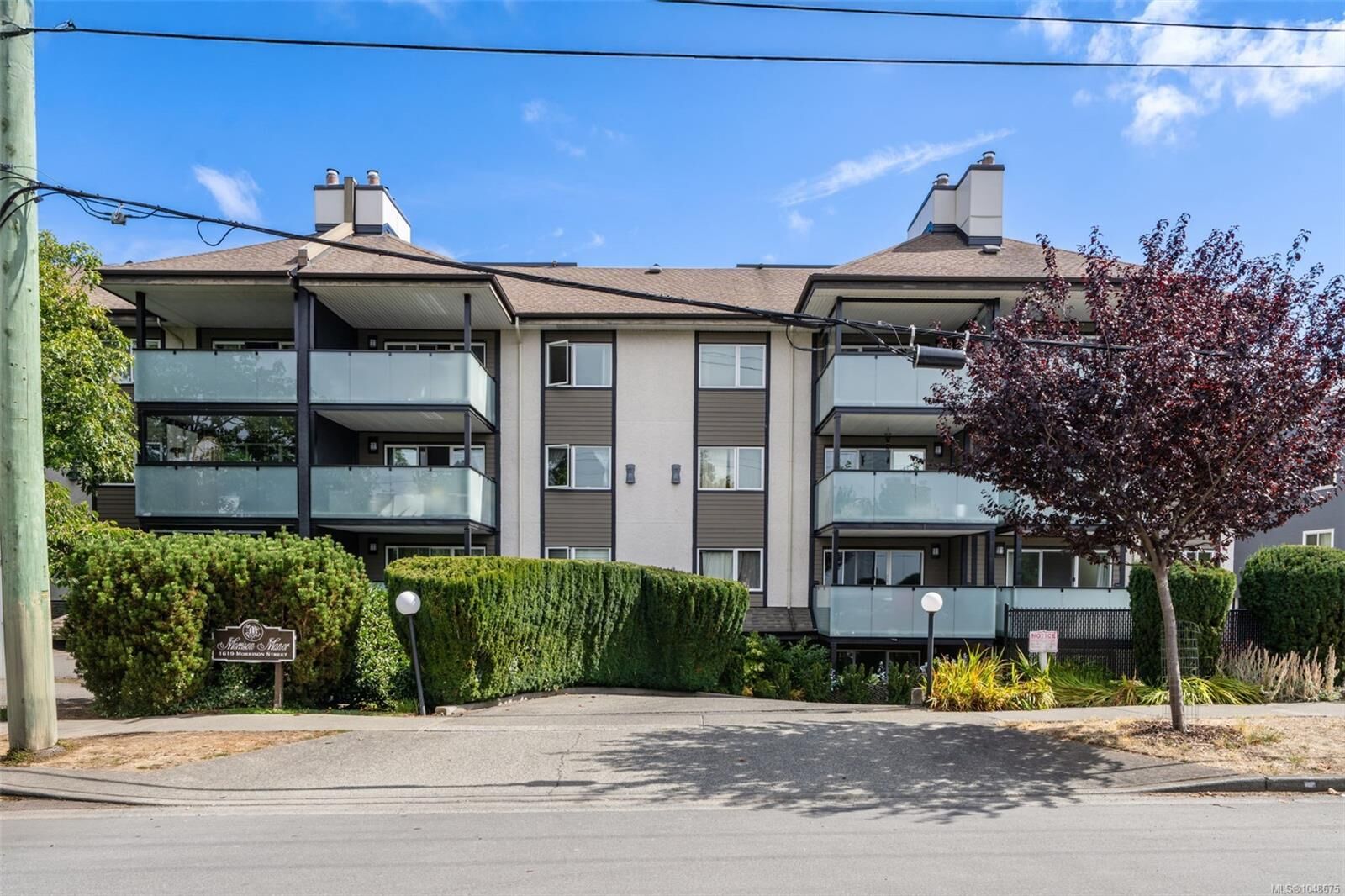 Property Photo:  1619 Morrison St #103  BC V8R 6R8 