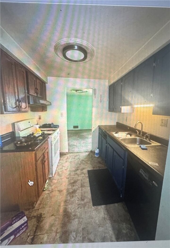 Property Photo:  7305 Bennett St  PA 15208 
