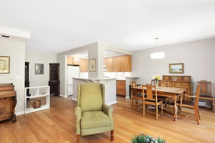 Property Photo:  4101 Yew Street 309  BC V6L 3B7 