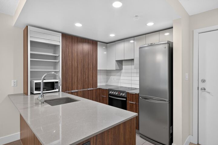 Property Photo: 1088 Richards Street 410 BC V6B 0J8
