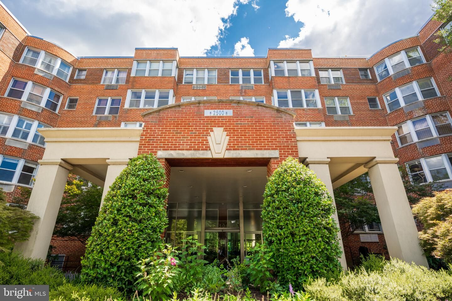Property Photo: 2500 Q NW 506 DC 20007