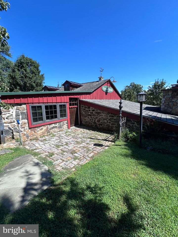 Property Photo:  1120 Clover Lane  PA 19342 