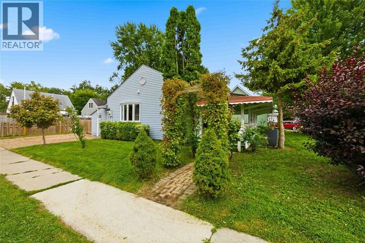 Property Photo:  641 Maple Avenue  ON N7T 4H7 