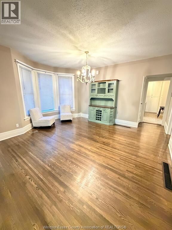 Property Photo:  222 Gladstone Avenue Main  ON N9A 2P7 