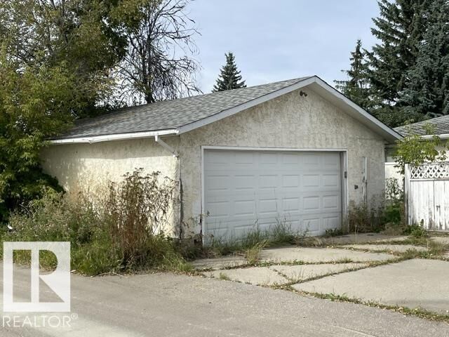 Property Photo: 34 Woodhaven Drive AB T7X 1K7