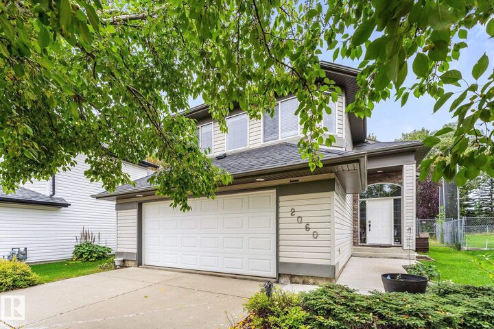 Property Photo:  2060 Brennan Crescent NW  AB T5T 6S4 