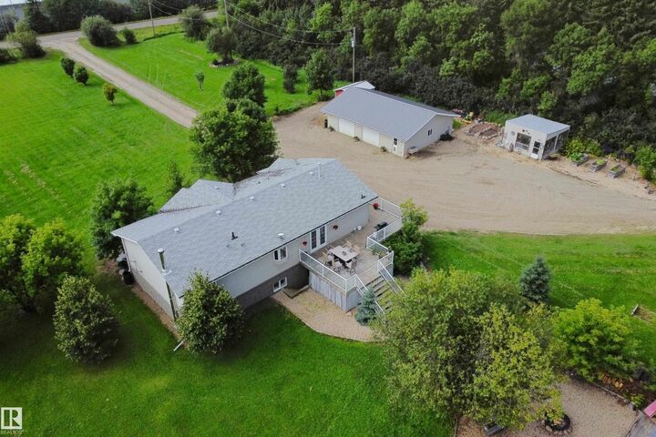 Property Photo:  6006 Twp Rd 602  AB T7N 1N3 