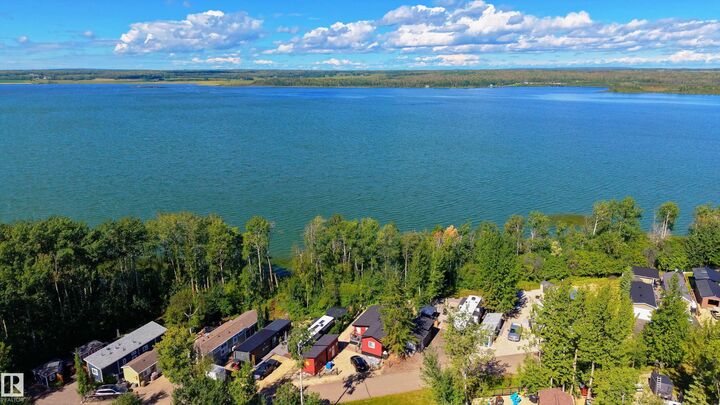Property Photo:  53509 Rge Road 60 224  AB T0E 0W0 