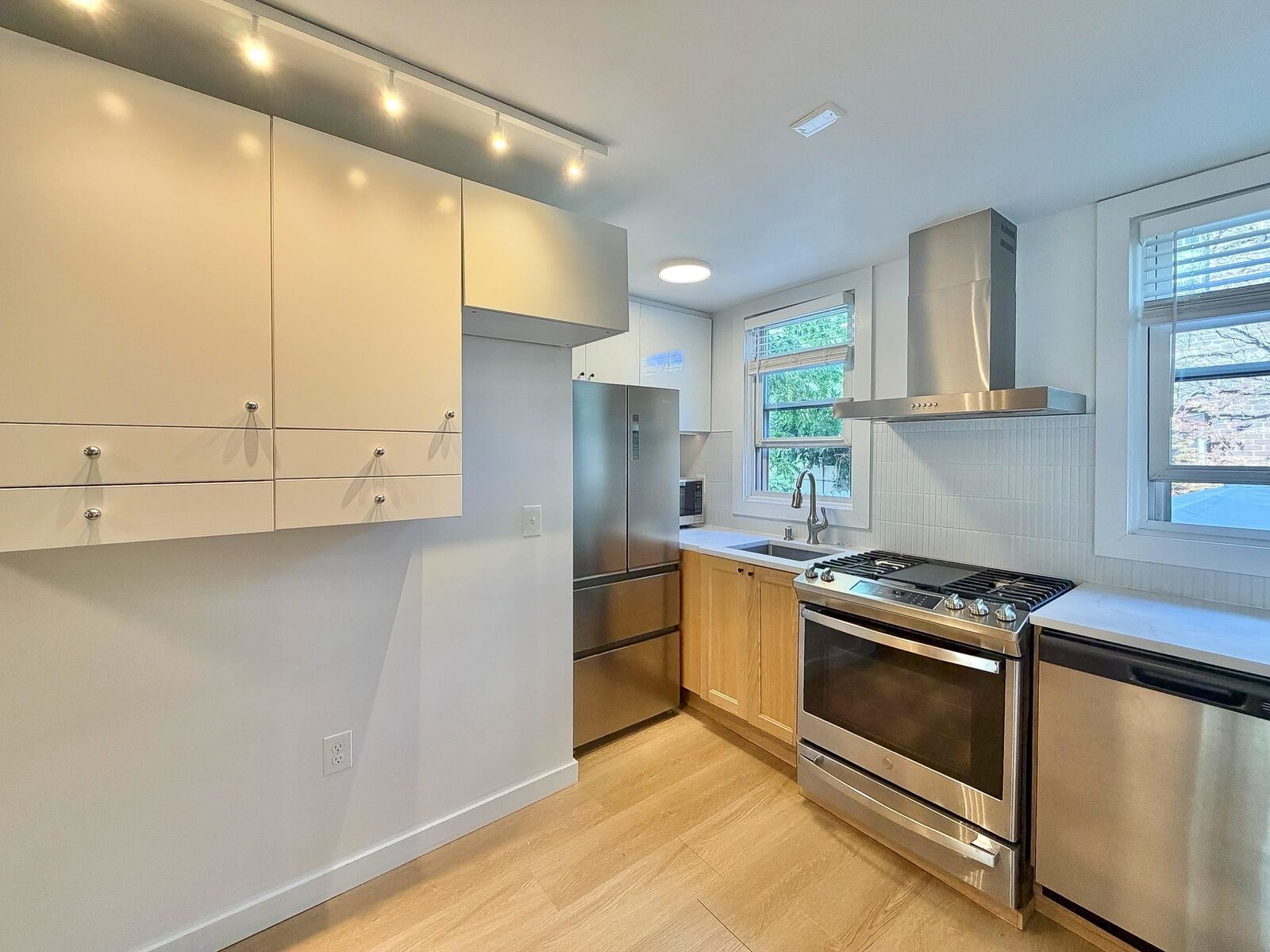Property Photo:  432 2nd St 1  NJ 07302 