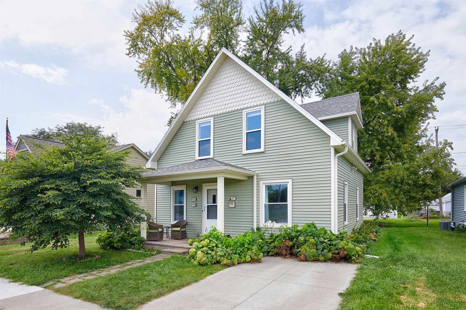 Property Photo: 504 SW Walnut Street IA 50023