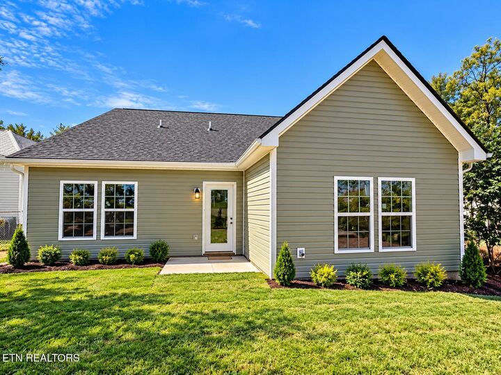 Property Photo:  1222 NW Mercer St  TN 37921 