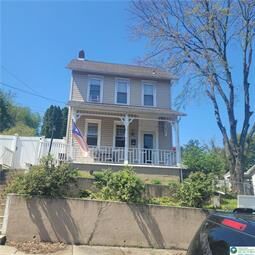 Property Photo: 440 New Street PA 18017