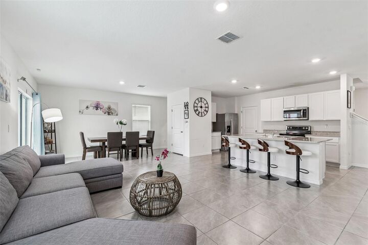 Property Photo:  5667 Chorleywood Lane  FL 33545 