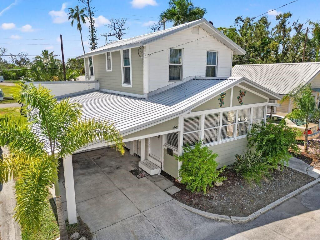 Property Photo: 60 Braden Castle Drive FL 34208