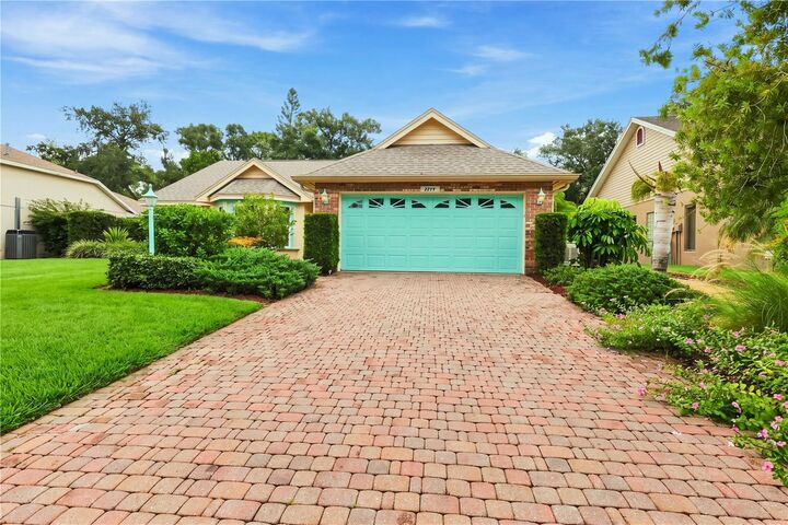 Property Photo: 7311 43rd Street E FL 34243
